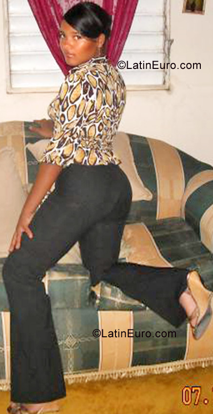Date this charming Dominican Republic girl Charlotte from San Pedro De Macoris DO6947