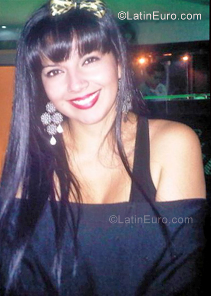 Date this hard body Colombia girl Nataly from Bogota CO6559