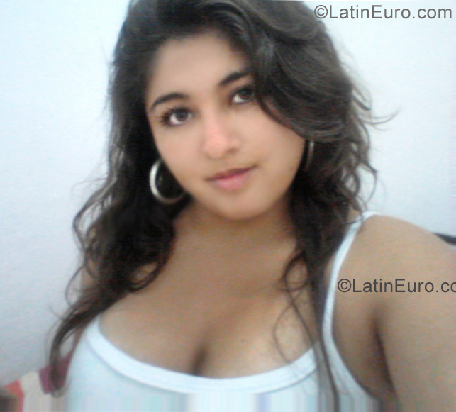 Date this sensual Colombia girl Kelly from Cali CO6572