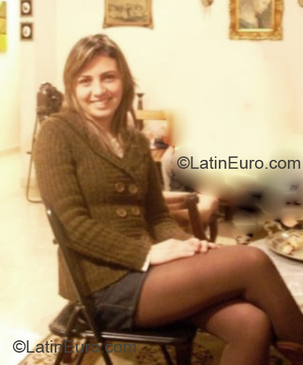 Date this young Colombia girl Carolina from Bogota CO6588