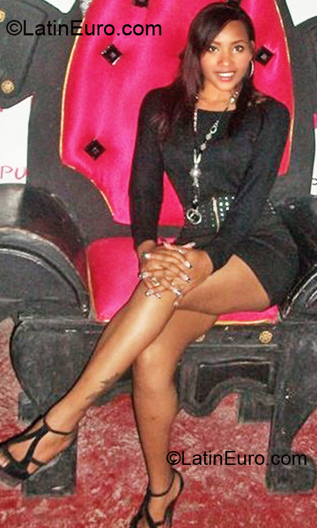 Date this fun Dominican Republic girl LookingforGoodM from santo domingo DO7012