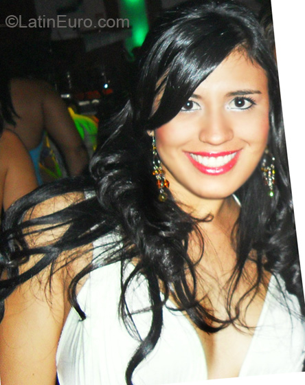 Date this fun Colombia girl Juliana from Cali CO6622