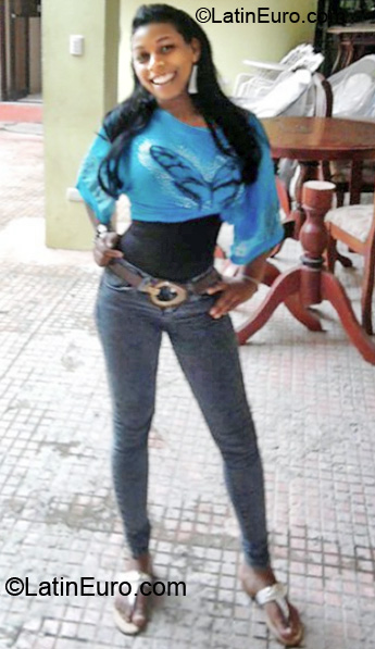 Date this nice looking Dominican Republic girl Leury from San Cristobal DO7127