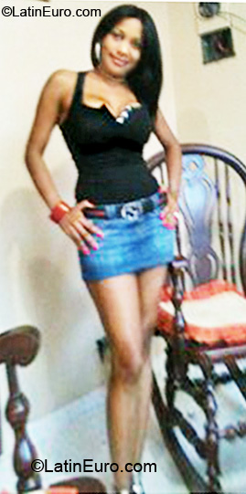Date this voluptuous Dominican Republic girl Yanirys from Santiago DO7073