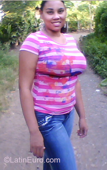 Date this fun Dominican Republic girl Idelsa from Santiago DO7079