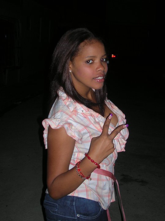Date this athletic Dominican Republic girl YOSAIRA from Santiago DO7106