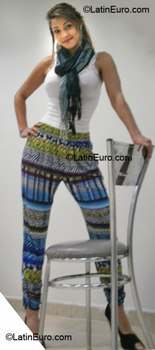 Date this gorgeous Colombia girl Yuliet from Bogota CO6669