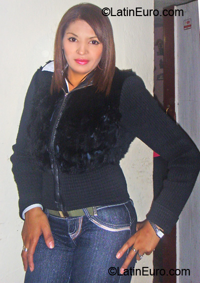 Date this happy Colombia girl Adriana from Bogota CO6673