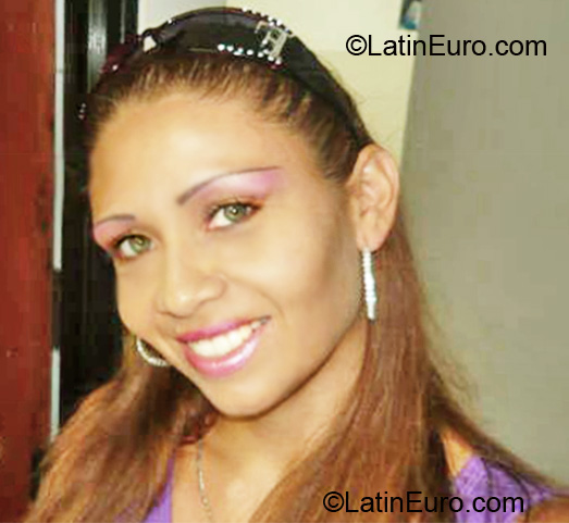 Date this funny Colombia girl Angela from Cali CO6839