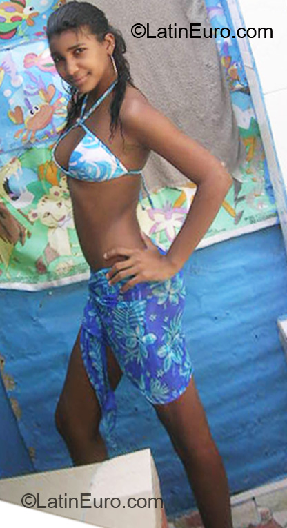 Date this georgeous Dominican Republic girl Bella from La Vega DO7139