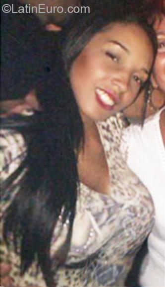 Date this hot Colombia girl Daniela from Medellin CO6688