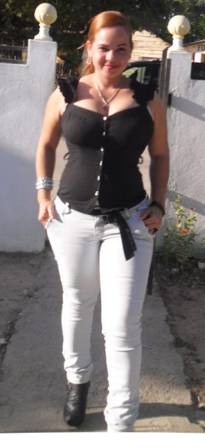 Date this nice looking Dominican Republic girl Noeli from Santiago DO7156