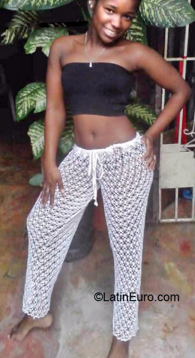 Date this beautiful Dominican Republic girl Evelin from Santo Domingo US9337