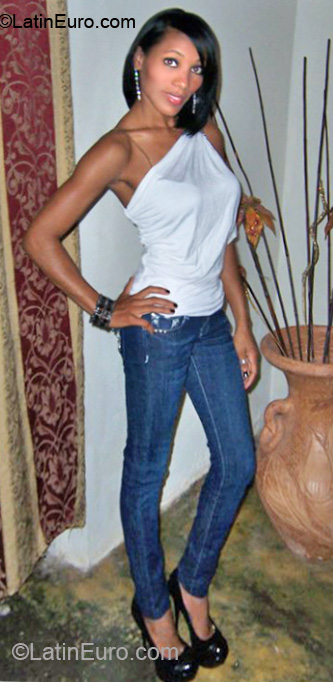 Date this delightful Dominican Republic girl Wica from San Pedro De Macoris DO7179