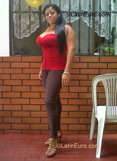 Date this voluptuous Colombia girl Ana Maria from Yopal CO6726