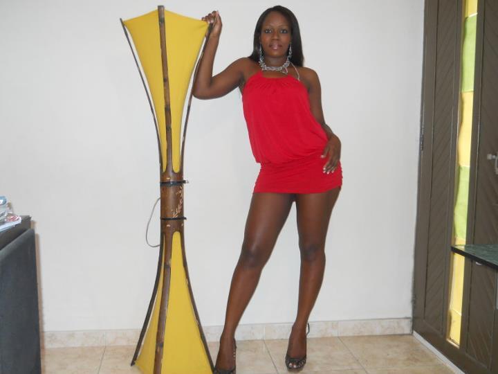 Date this lovely Colombia girl Hellen from Cali CO6728