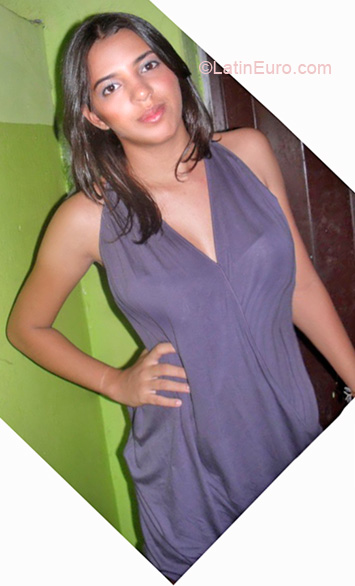 Date this happy Brazil girl Samuelle from Pombal BR5018