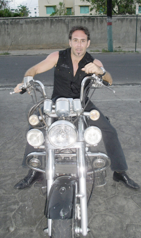 Date this georgeous Dominican Republic man Mario from Santo Domingo DO7197