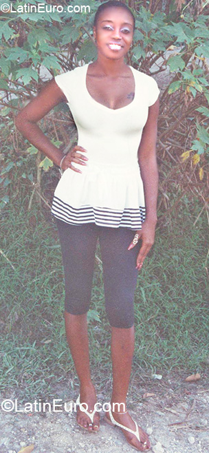 Date this hot Jamaica girl Cassandra from Hanover JM218
