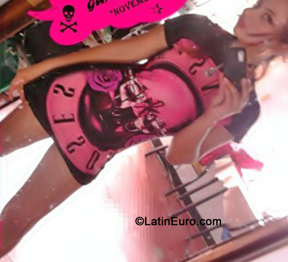 Date this hard body Colombia girl Aura Maria from Cali CO7283