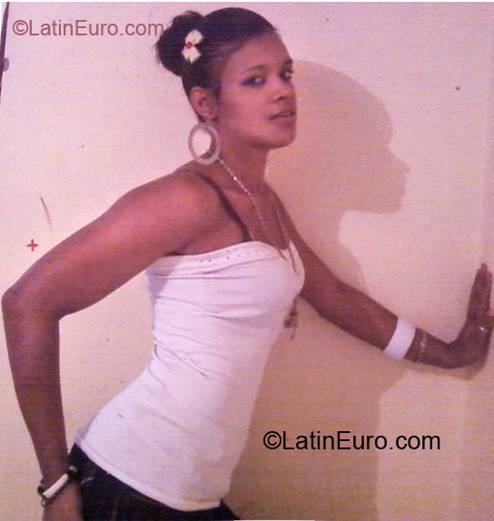 Date this georgeous Dominican Republic girl CAROLYN MARIELBA from Santiago DO7288