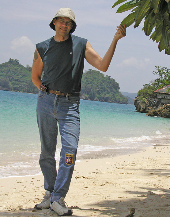 Date this tall Philippines man Danerobb from Dumaguete PH399