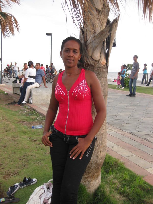 Date this athletic Dominican Republic girl Maria from Santo Domingo DO7372