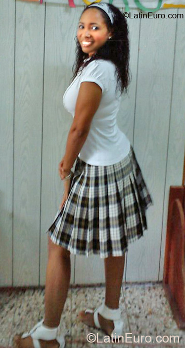 Date this hot Dominican Republic girl Michelania from Santo Domingo DO7375