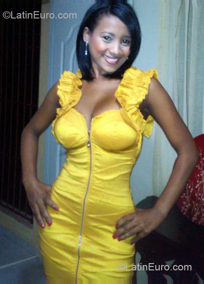 Date this gorgeous Dominican Republic girl Yassiel polanco from Santiago DO7382