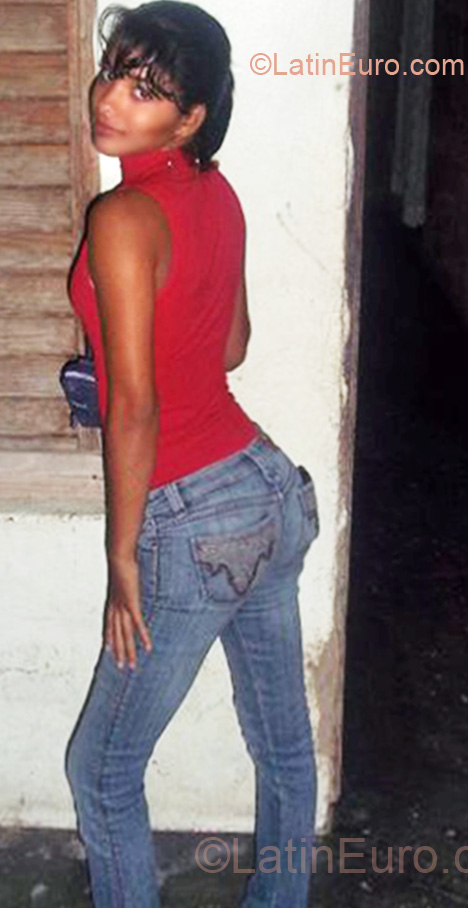 Date this young Dominican Republic girl Griseli from Jarabacoa DO7383