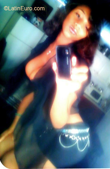 Date this hard body Dominican Republic girl Wendy from Puerto Plata DO7390
