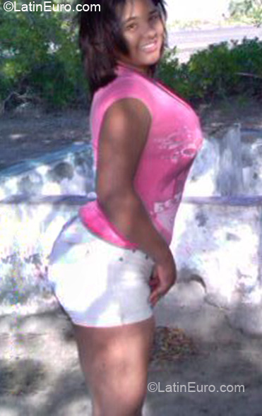 Date this tall Dominican Republic girl Carolina from Montecristi DO7394