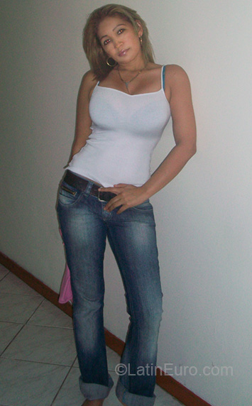 Date this georgeous Colombia girl Amparo from Bucaramanga CO6950