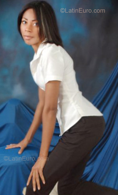 Date this hot Dominican Republic girl Zunilda from Santiago DO9179