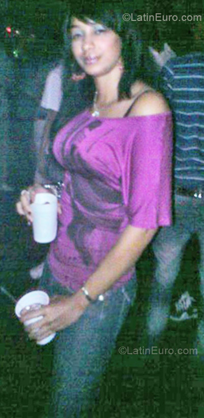 Date this lovely Dominican Republic girl Arlene from Santo Domingo DO7522