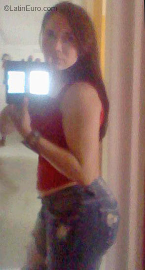 Date this attractive Colombia girl Ivonne from Cali CO7000