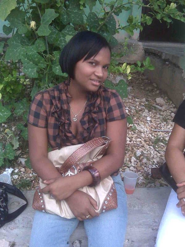 Date this athletic Dominican Republic girl Elix from Santo Domingo DO7638