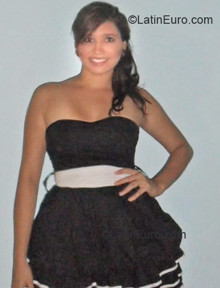 Date this gorgeous Colombia girl Diana from Monteria CO7042