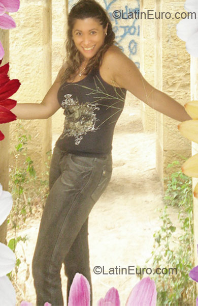 Date this funny Colombia girl Hasbleydy from Bogota CO7207