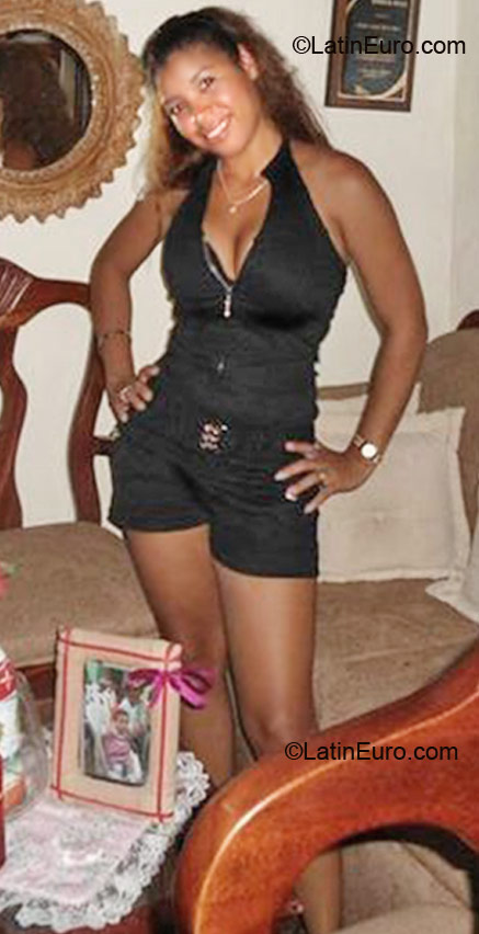 Date this funny Dominican Republic girl Fatima liceyda from San Pedro De Macoris DO7685
