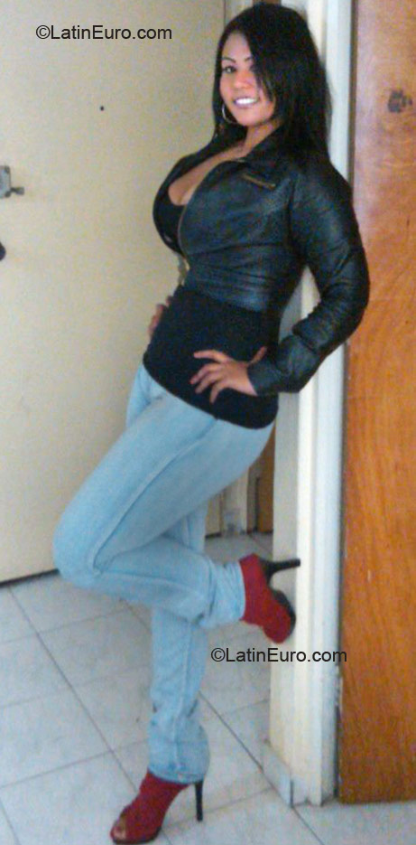 Date this beautiful Colombia girl Karen Margarita from Cartagena CO7137