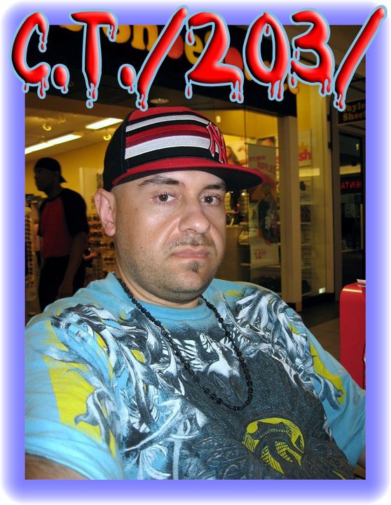 Date this voluptuous United States man Muamet from Waterbury US9851