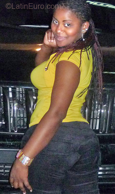Date this young Dominican Republic girl Claudia from La Romana DO8595