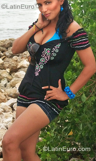 Date this georgeous Colombia girl Dantwell from Sincelejo CO7154