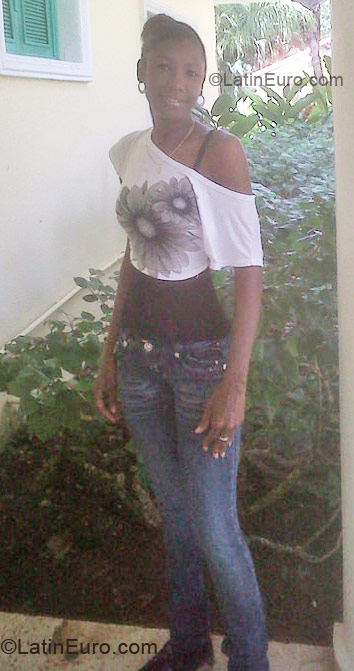 Date this sultry Dominican Republic girl Chica from Republica Dominicana DO7848
