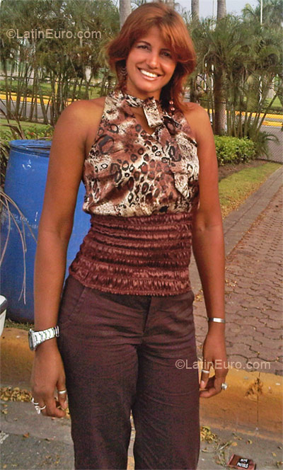 Date this attractive Dominican Republic girl Laflordeullama from La Vega DO7860