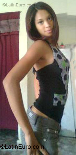 Date this gorgeous Dominican Republic girl Rudelin from Santo Domingo DO7861