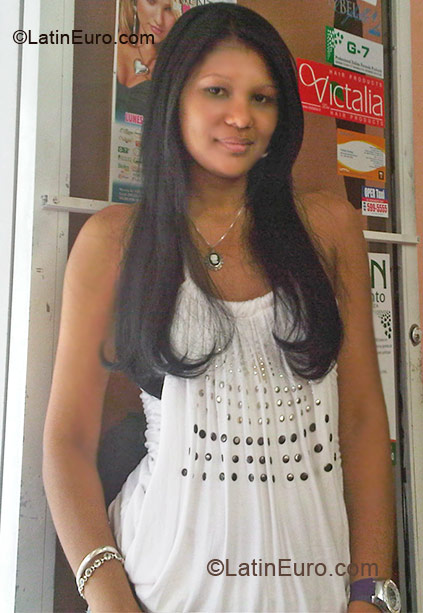 Date this georgeous Dominican Republic girl Yokasta from Santo Domingo DO7862