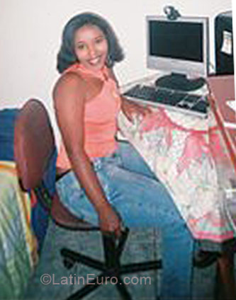 Date this lovely Brazil girl Lucia from Brasilia BR5532