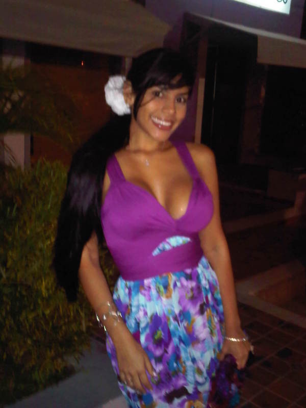 Date this athletic Colombia girl Nathh from Barranquilla CO7208